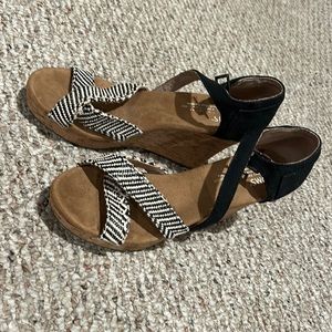 Toms Wedge Sandal Heels